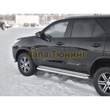 Пороги с площадкой алюминиевый лист d57 вариант 2 РусСталь для Toyota Fortuner 2017-