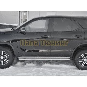 Пороги с площадкой алюминиевый лист d57 вариант 2 РусСталь для Toyota Fortuner 2017-