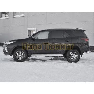 Пороги с площадкой алюминиевый лист d57 вариант 2 РусСталь для Toyota Fortuner 2017-