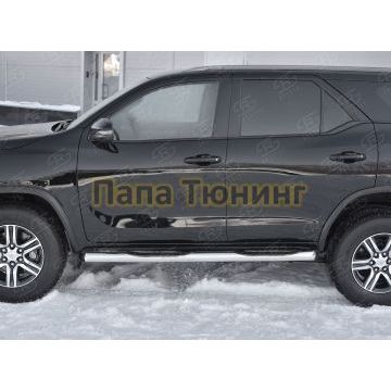 Пороги труба с накладками d76 вариант 1 РусСталь для Toyota Fortuner 2017-