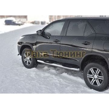 Пороги труба с накладками d76 вариант 3 РусСталь для Toyota Fortuner 2017-