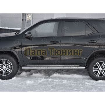 Пороги труба овальная с проступью 120х60 мм РусСталь для Toyota Fortuner 2017-