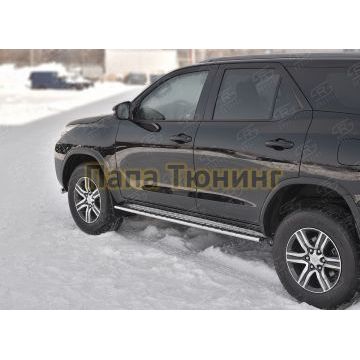 Пороги труба овальная с проступью 75х42 мм РусСталь для Toyota Fortuner 2017-
