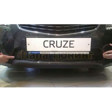 Защита радиатора Arbori черная сота 15 мм для Chevrolet Cruze 2012-2015