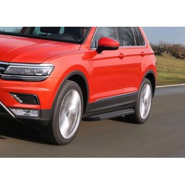 Пороги алюминиевые Rival Black-Premium для Volkswagen Tiguan 2016-