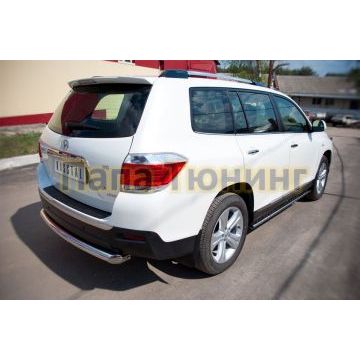 Пороги труба овальная с проступью 75х45 мм РусСталь для Toyota Highlander 2010-2014