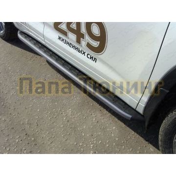 Пороги алюминиевые ТСС с накладкой чёрные для Toyota Highlander 2017-2020