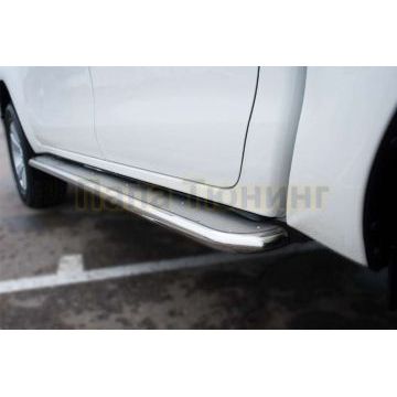 Пороги с площадкой алюминиевый лист d42 вариант 1 РусСталь для Toyota Hilux 2015-