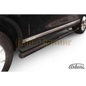 Пороги чёрная сталь труба с накладками 76 мм Slitkoff для Volkswagen Touareg 2010-2017 Пороги чёрная сталь труба с накладками 76 мм Slitkoff для Volkswagen Touareg 2010-2017