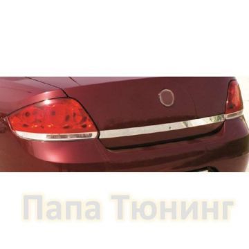 Накладка над номером на крышку багажника с надписью Omsa_Line для Fiat Linea 2006-2012