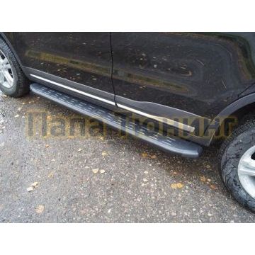 Пороги алюминиевые с пластиковой накладкой (карбон черные) 1720 мм ТСС для Geely Atlas 2018-/Geely Atlas PRO 2021-2024