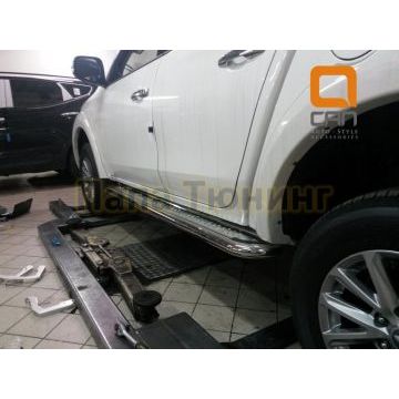Пороги с площадкой нержавеющий лист 60 мм для Mitsubishi L200 2015- Пороги с площадкой нержавеющий лист 60 мм для Mitsubishi L200 2015-