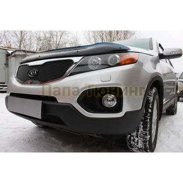 Защита радиатора KIA Sorento II 2009-2012 black верх с вырезом под логотип